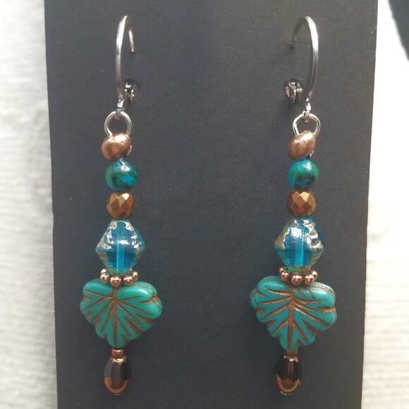 Artisan Fall Leaf Earrings Dangle Autumn Blue Czech Glass Copper Accents NEW - Picture 2 of 9